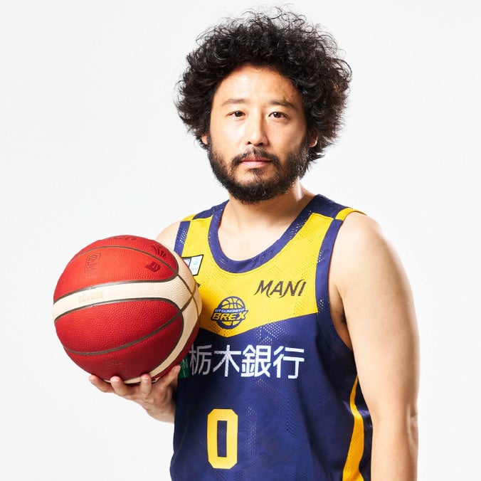 田臥勇太がボールを持っている写真